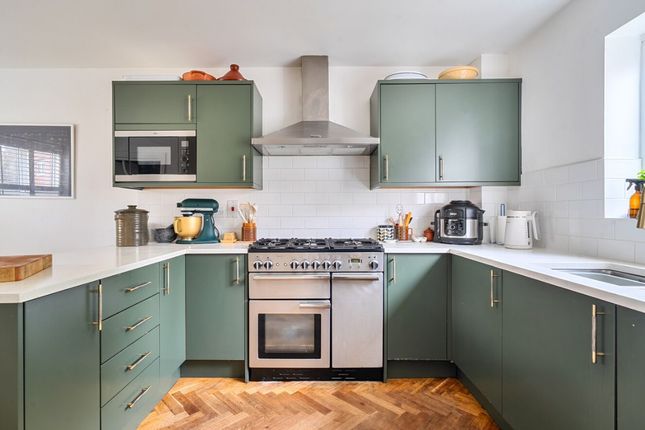 51 The Glebe, Bedford photo 4