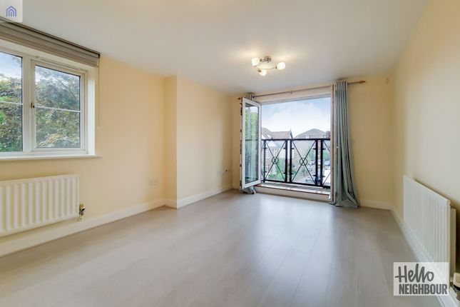 2 bed flat to rent in 39, Kingston Road, London KT3