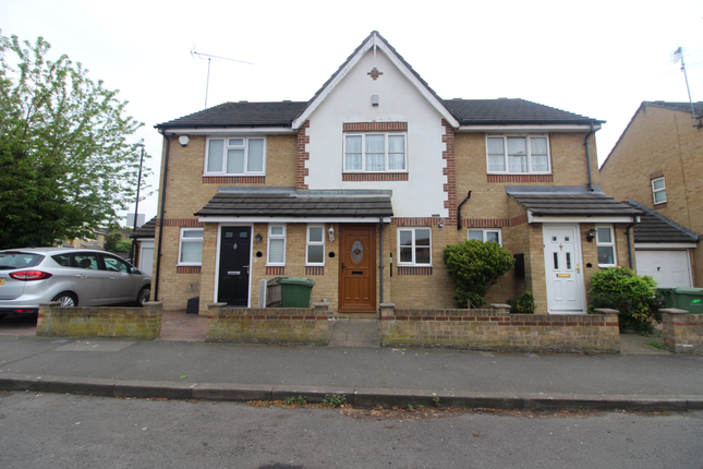 Terraced house to rent in Crescent Road, Erith
