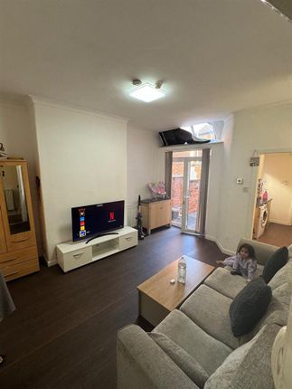 21, Broadfield Road, Manchester photo 2