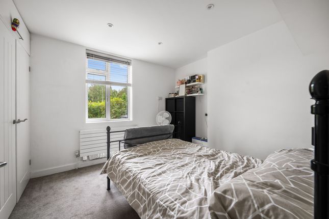 Flat 6, The Chestnuts St. Pauls Cray Road, Chislehurst photo 4