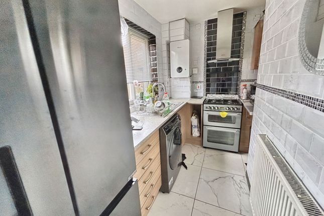 5, Cromwell Avenue, Blaydon-on-Tyne photo 4