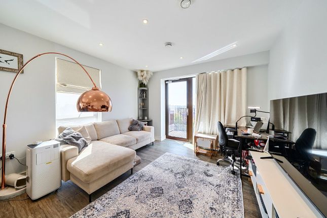 100, Waterfront Heights, Wembley photo 3