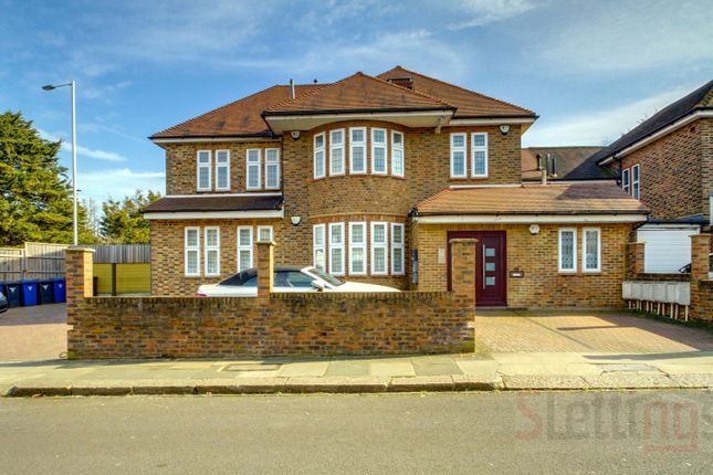 Studio flat on 1, Ashcombe gardens, Flat 3, Edgware, £435,000