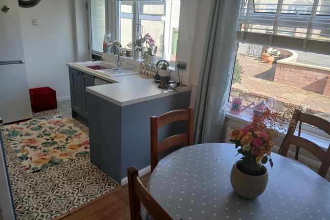 10, St. Nicholas Court, Caerphilly photo 4