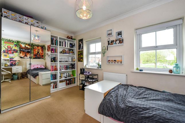 Town house for sale in Colvin Close, Andover