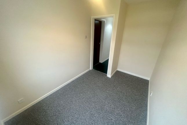 Flat to rent in Tithe Road, Plympton, Plymouth