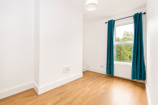 198B, Herbert Road, London photo 5