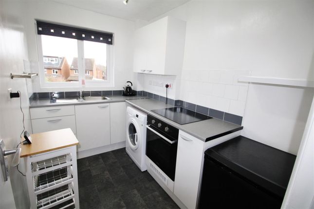 Flat to rent in Milford Close, Marshalswick, St. Albans