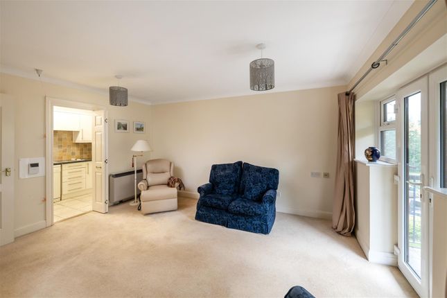 24 Wraymead Place, Wray Park Road, Reigate photo 4