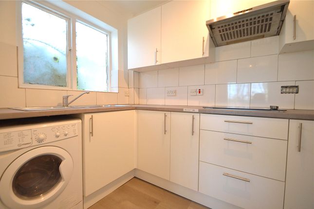 1, Birchend Close, Surrey photo 5