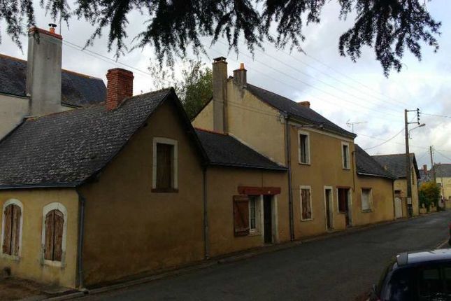 Property for sale in Barace, Pays-De-La-Loire, 49430, France