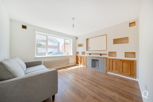 24, Dobbie Close, Kent photo 4
