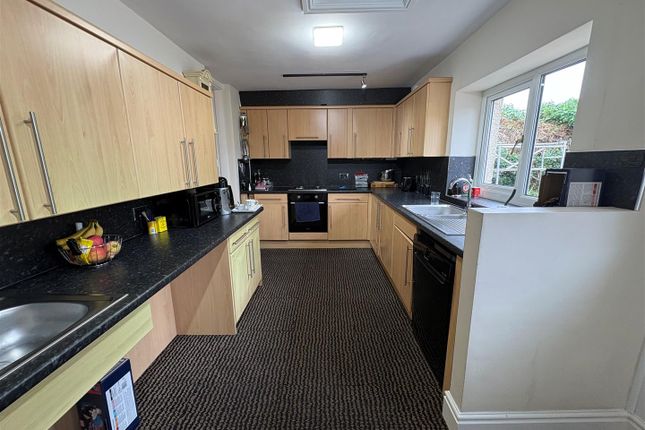 229, Roberttown Lane, Liversedge photo 3