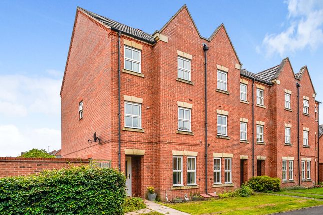 End terrace house for sale in The Furr Marsh, Chase Meadow Square, Warwick