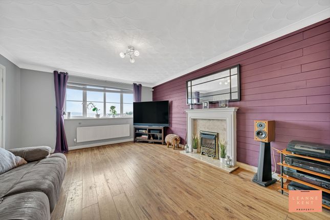 2 Henfron, Caerphilly photo 2