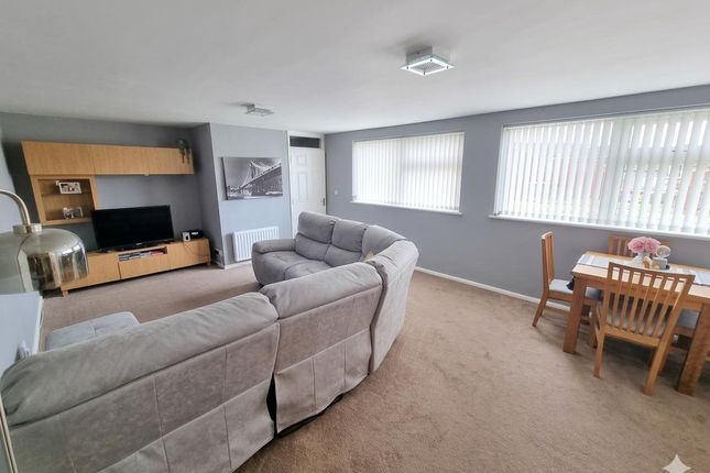 Flat 11, Wickham Court, Gale Moor Avenue, Gosport photo 3