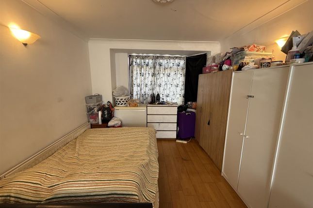 17, Kingsley Avenue, Southall photo 3