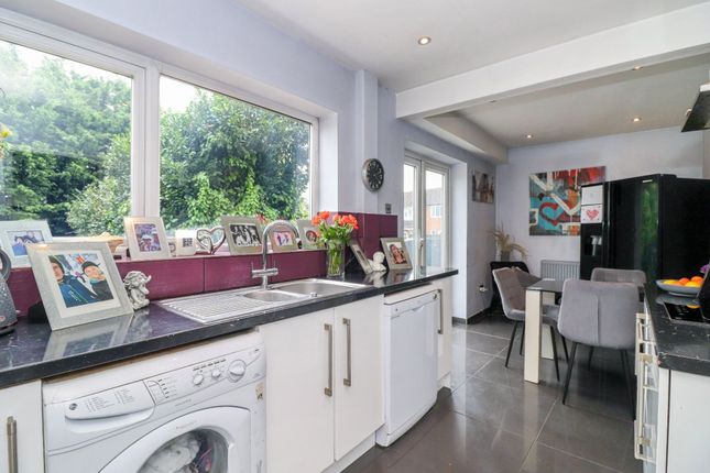 42 Tibbs Hill Road, Abbots Langley photo 2