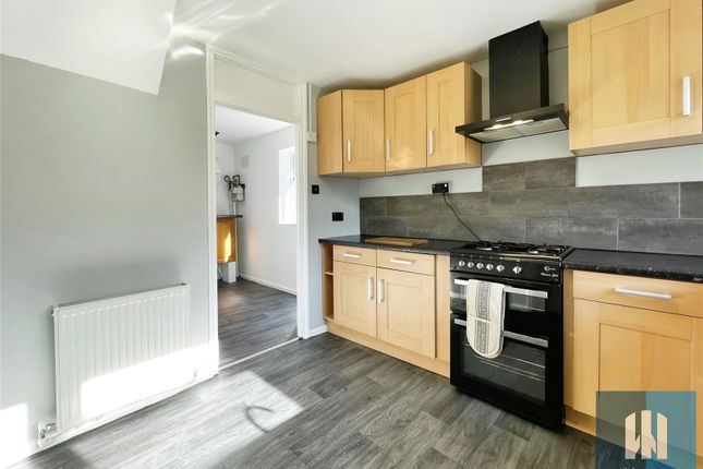 24, Eton Avenue, Huddersfield photo 5