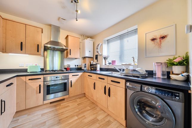 Flat 7, 1, Brosse Way, Bromley photo 3