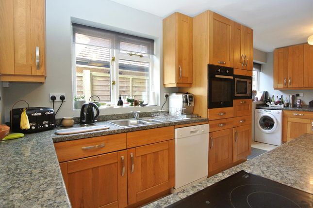 52, Little Heath Road, Chobham photo 2
