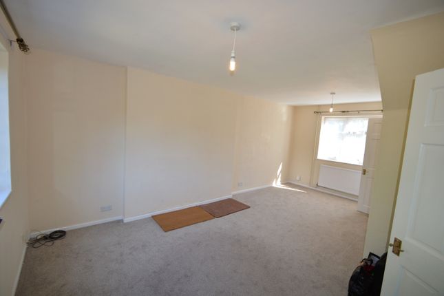 13, Caponfield, Welwyn Garden City photo 3