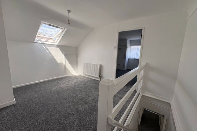 2, Rydal Close, Aintree photo 4