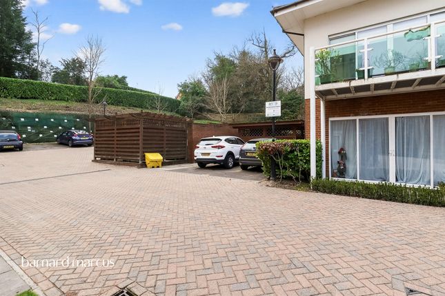 62, Hill View, Dorking photo 3