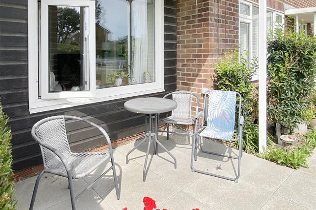 6 Beach Court, 39 Harsfold Road, Rustington photo 2