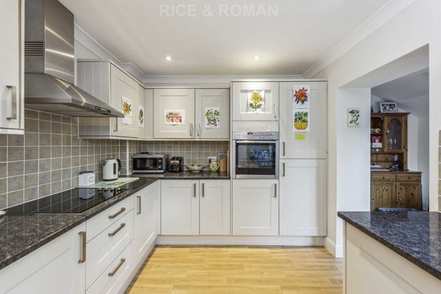 Rose Cottage, Lynwood Village, Rise Road, Ascot photo 4