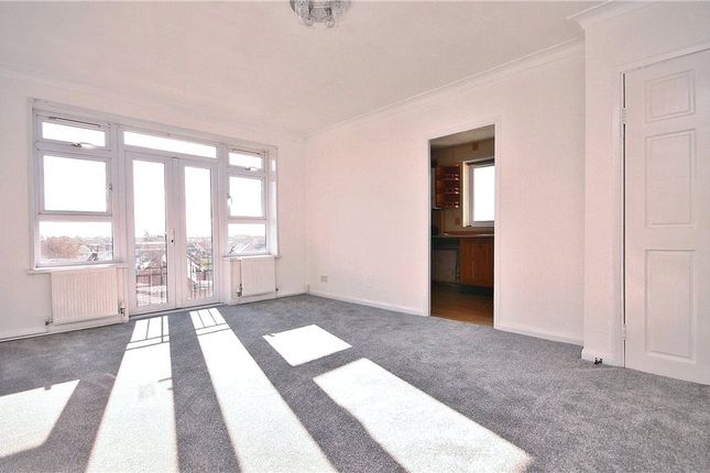 13 Wellington Court,, Clare Road, Surrey photo 2