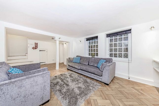 Flat to rent in Greenberry Street, London