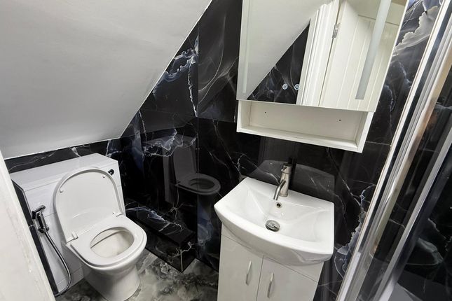 Flat Room 1, 1, Gervase Close, Wembley photo 3