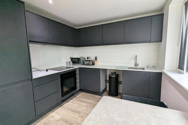 48 Seymour Grove, Manchester photo 5