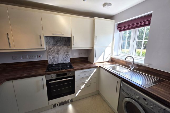 84 Abbottsmoor, Port Talbot photo 4