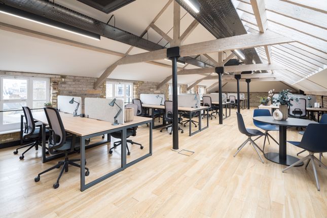Office to let in Bowling Green Lane, London
