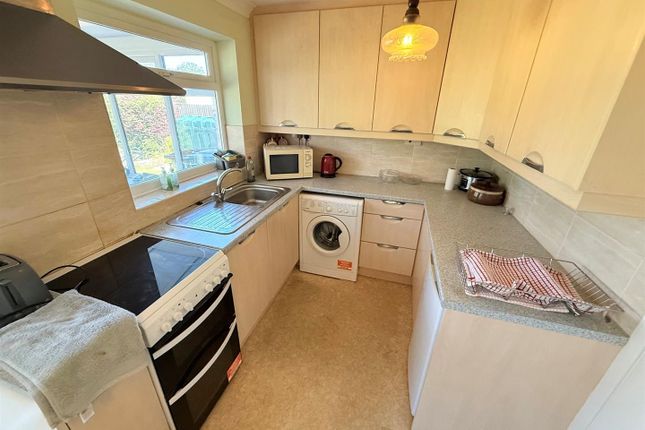 52, Appleton Drive, Great Yarmouth photo 4