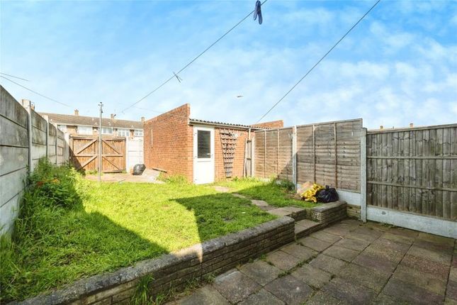 8, Swallow Walk, Hornchurch photo 2