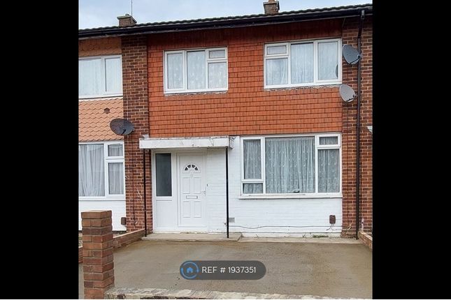 Thumbnail Terraced house to rent in Humber Way, Slough