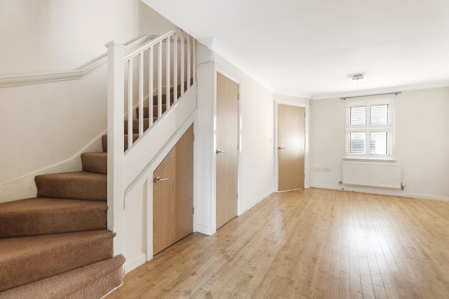16, Blanford Mews, Surrey photo 4