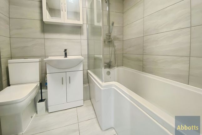 110, Basildon photo 4