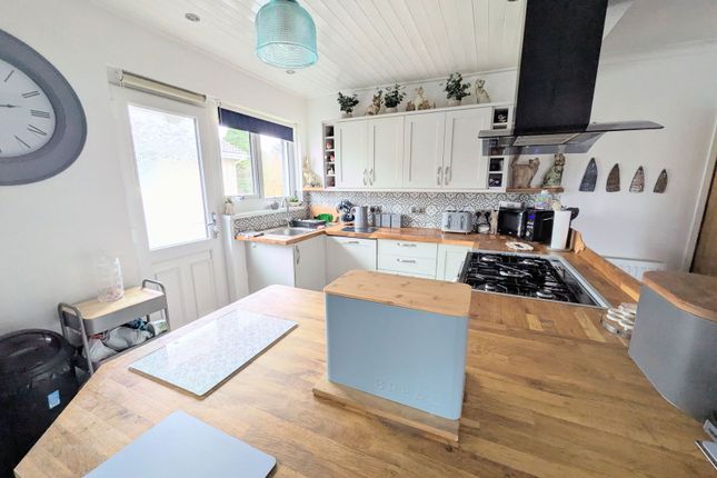 72, Pontardulais Road, Ammanford photo 3