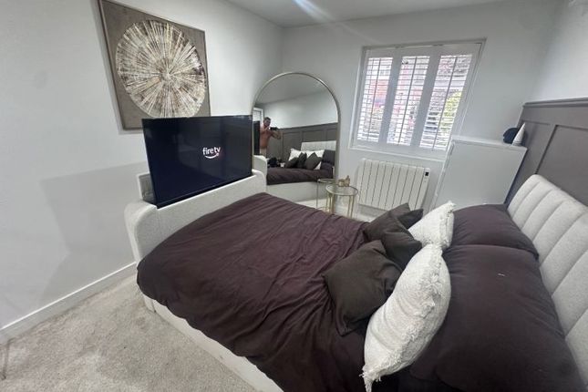 52 Francombe Grove, Bristol photo 4