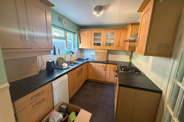 69, Milton Keynes photo 3