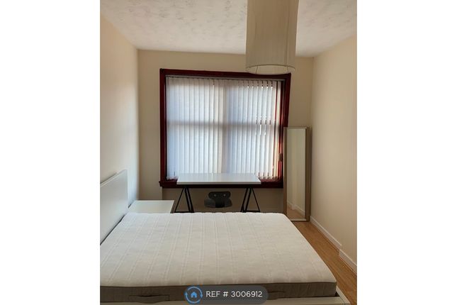 Craigpark Drive Flat, Glasgow photo 4