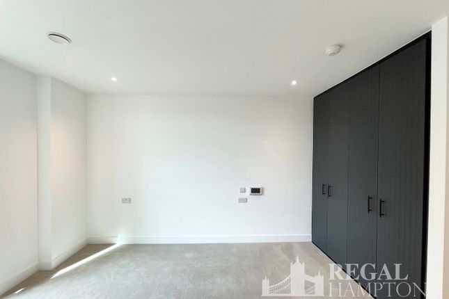 Flat 52, Monterrey House, 3 Everdene Path, London photo 4