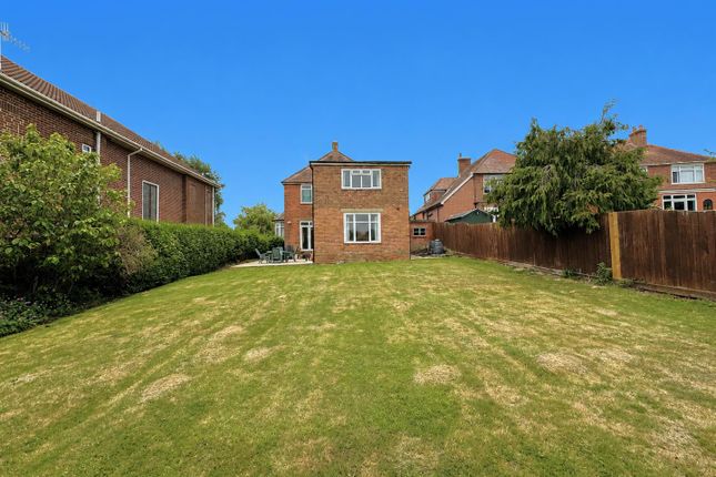 14, Lynmoor Road, Weymouth photo 2