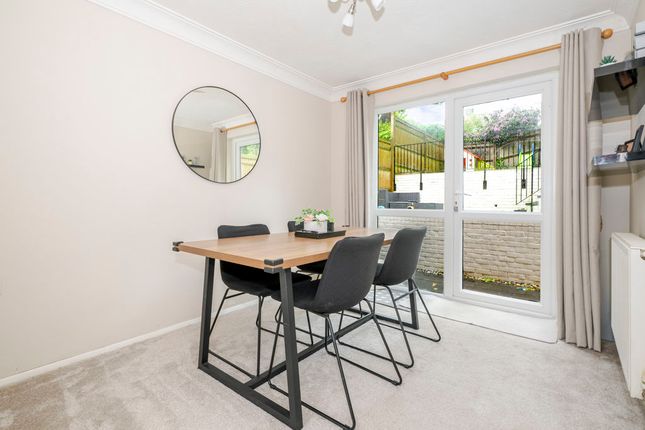 13, Streatfield Gardens, Heathfield photo 4