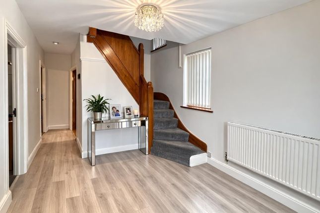 Top Floor Front Aspect - 97, Chairborough Road, High Wycombe photo 2